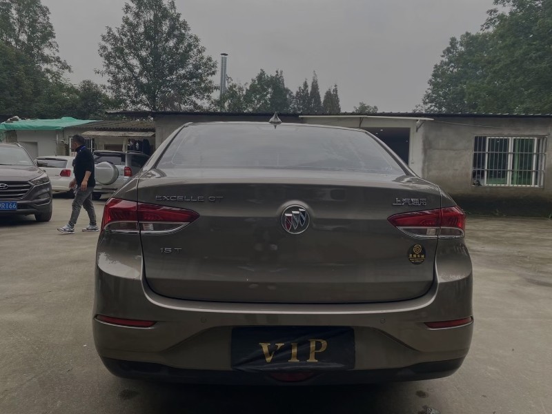 成都20年别克英朗GT1