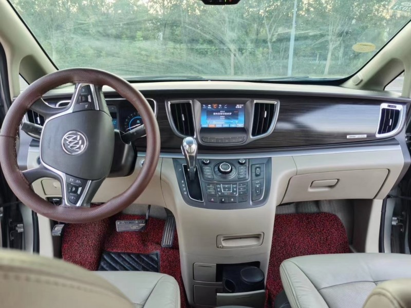 青岛12年别克别克GL82