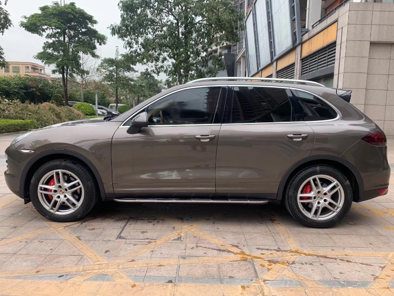 中山10年保时捷卡宴8