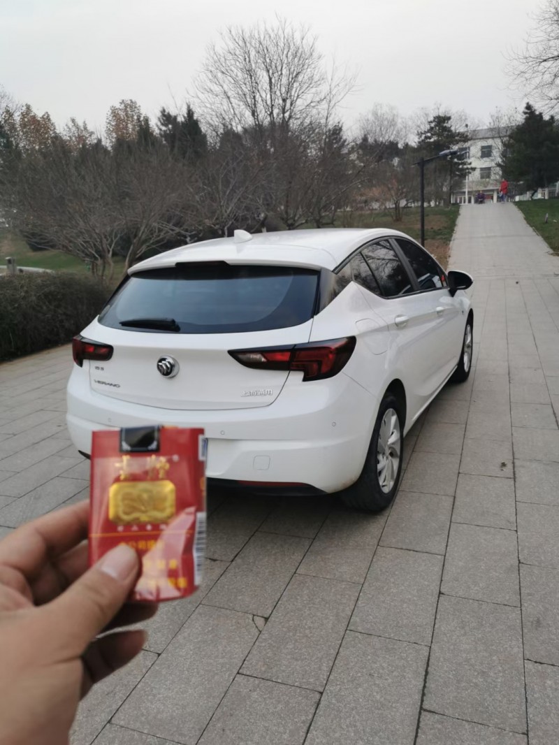 邢台16年别克威朗5