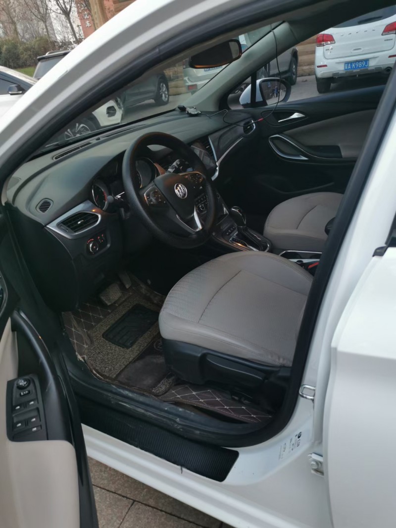 邢台16年别克威朗2