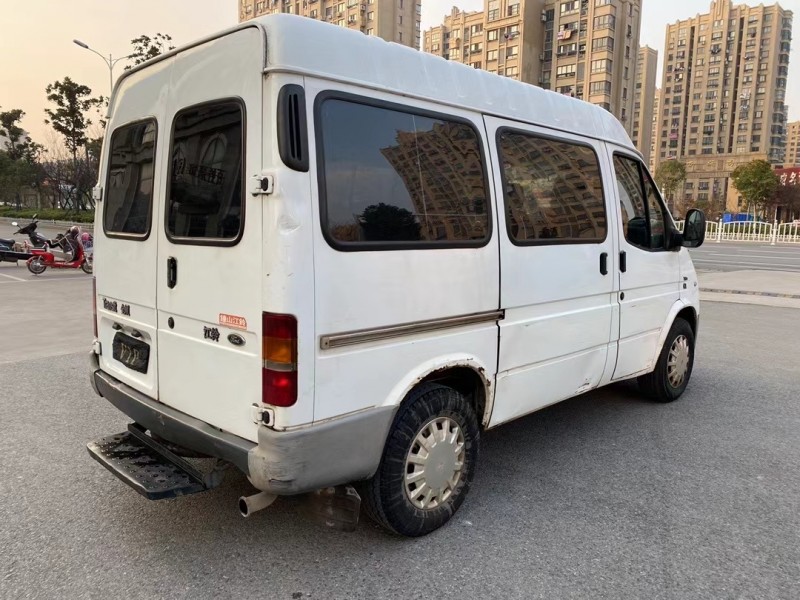 盐城13年福特全顺5