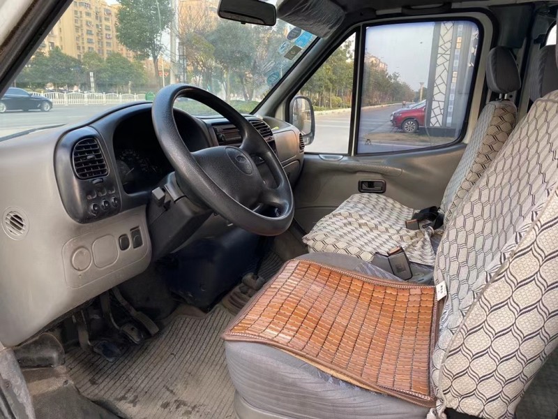 盐城13年福特全顺4