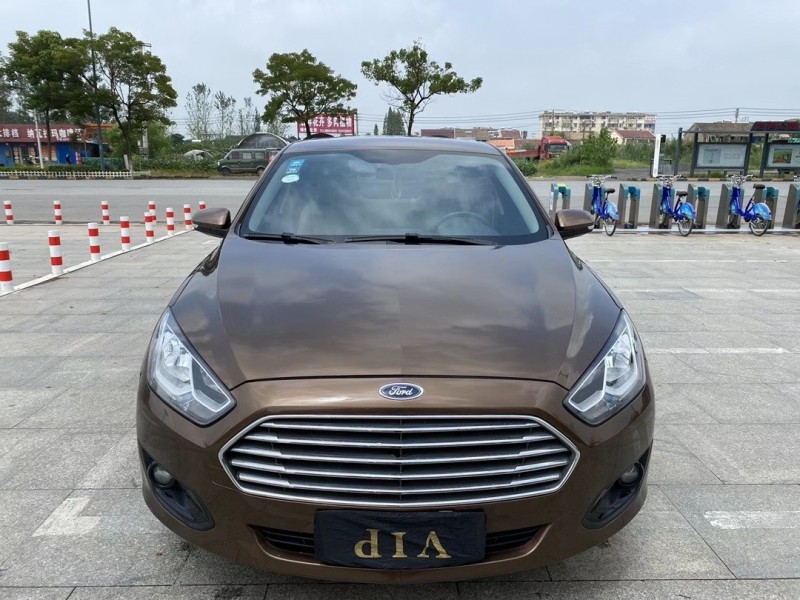 盐城17年福特福睿斯9