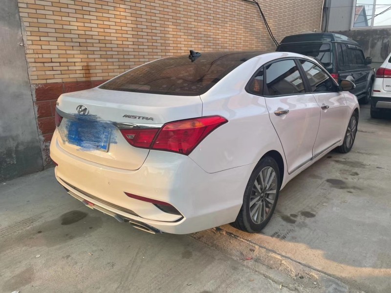 潍坊17年现代名图5