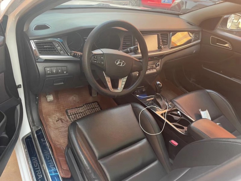 潍坊17年现代名图7