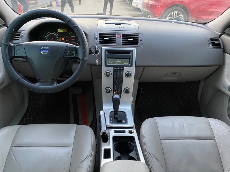 保定10年沃尔沃S404