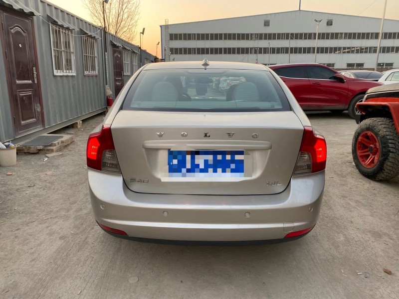 保定10年沃尔沃S401