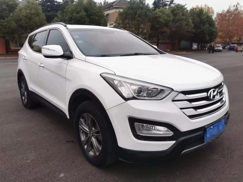 潍坊15年现代全新胜达3