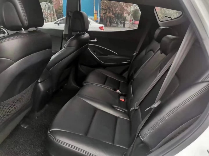 潍坊15年现代全新胜达6