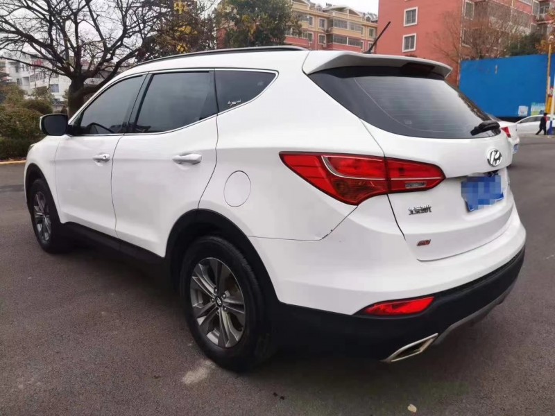 潍坊15年现代全新胜达7