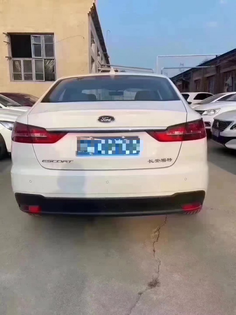 保定20年福特福睿斯2