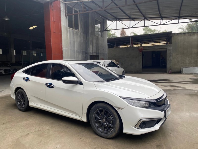 成都19年本田思域3