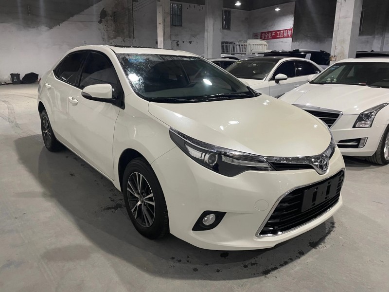 成都17年丰田雷凌3