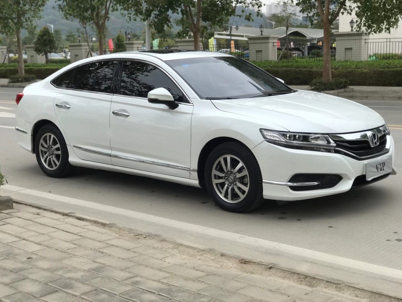 中山17年本田思铂睿8