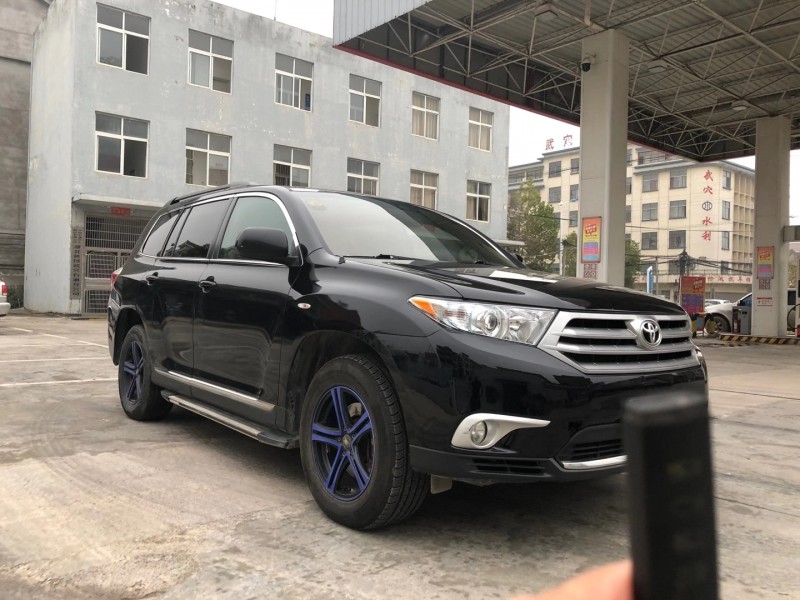 武汉14年丰田汉兰达8