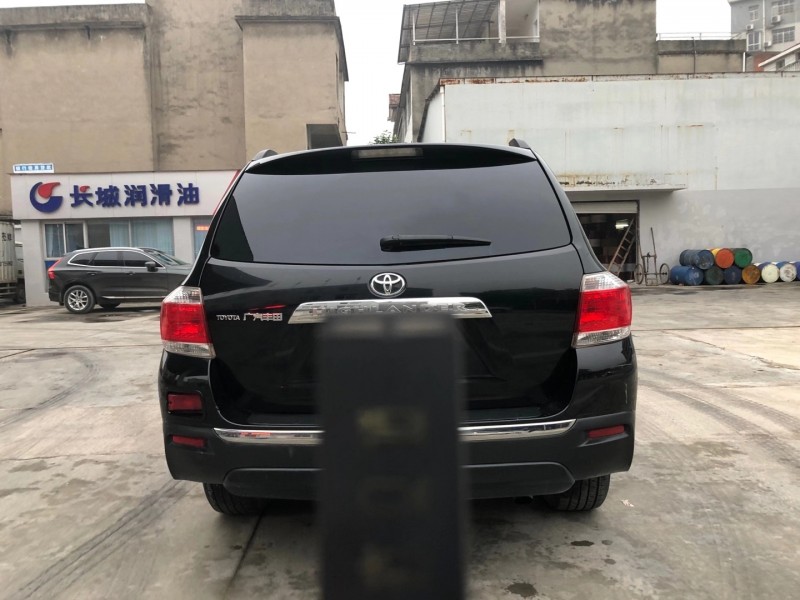 武汉14年丰田汉兰达3