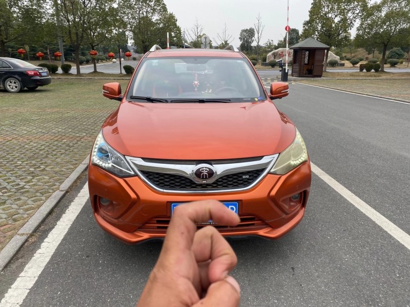 武汉17年比亚迪宋1