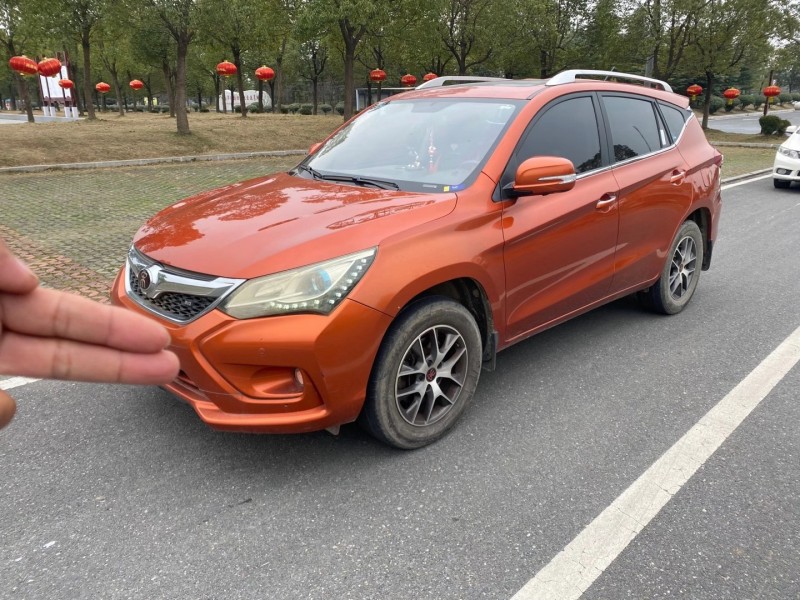 武汉17年比亚迪宋3