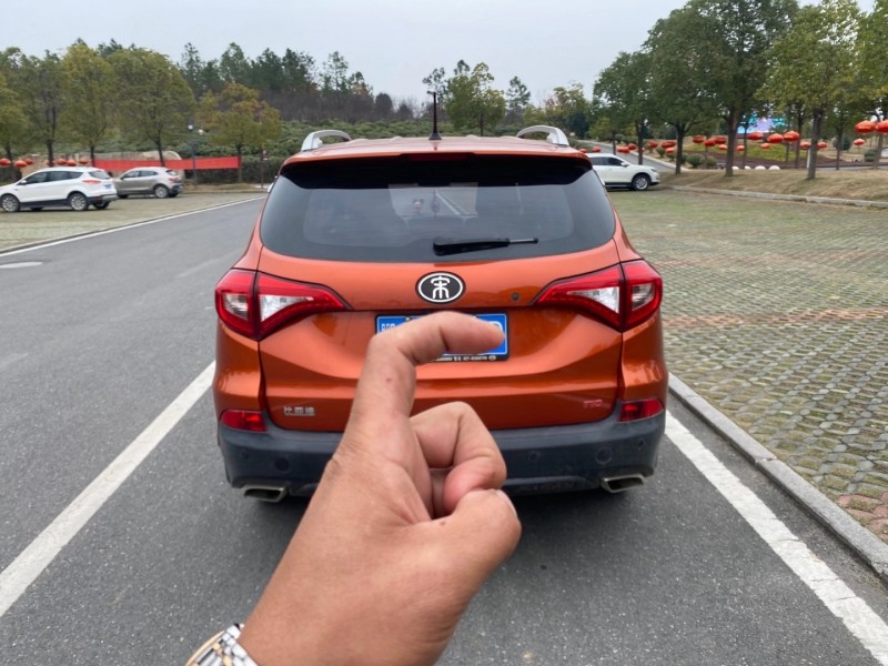 武汉17年比亚迪宋5