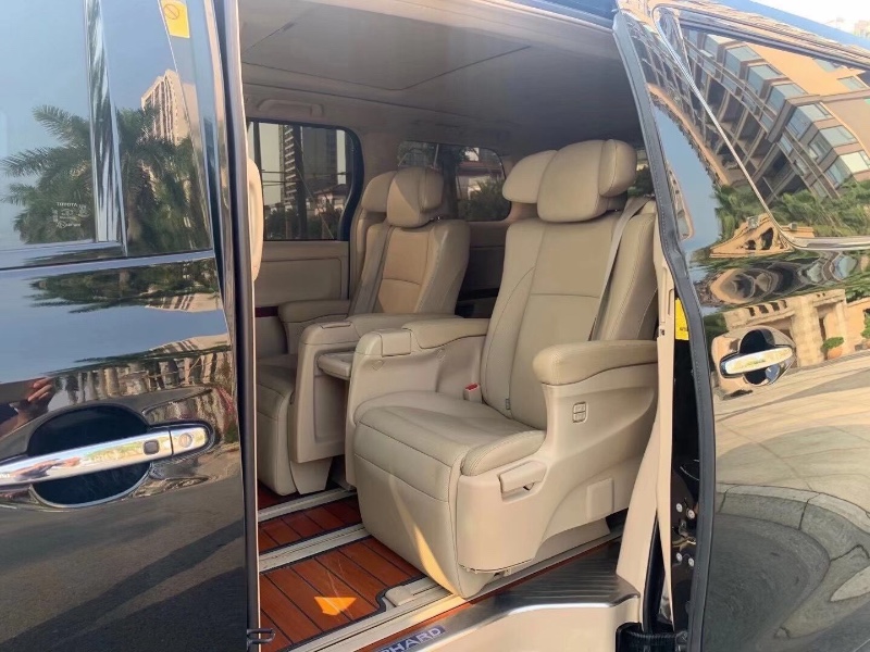 佛山11年丰田埃尔法3