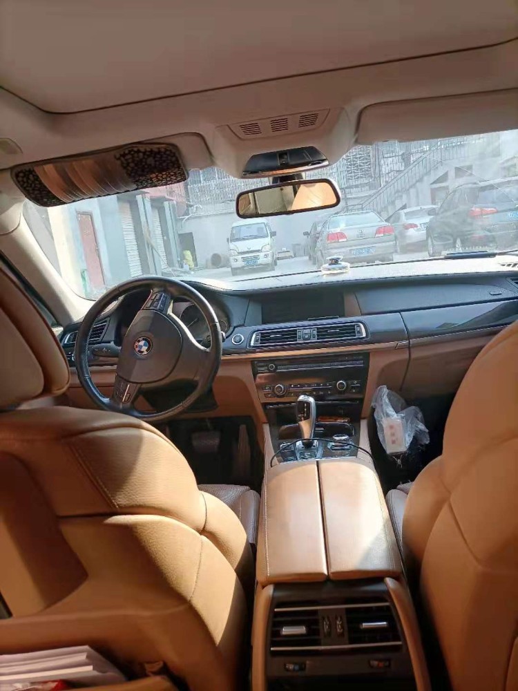 郑州11年宝马7系4