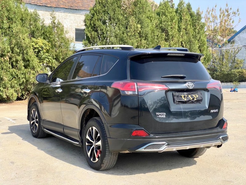 临沂17年丰田RAV4荣放4
