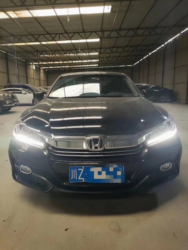 成都16年本田雅阁1