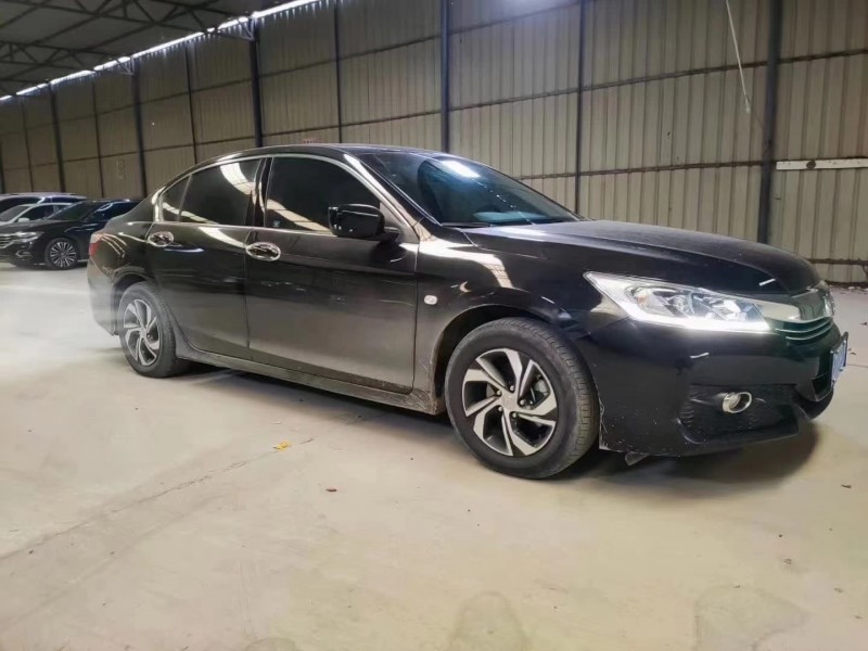 成都16年本田雅阁3