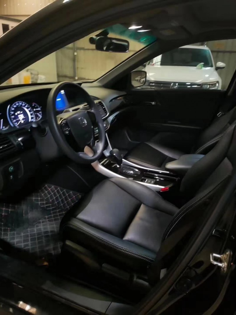 成都16年本田雅阁6