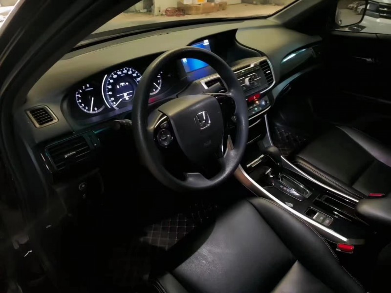 成都16年本田雅阁7