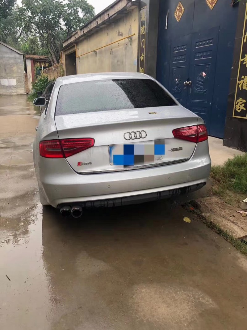 济宁14年奥迪A4L8