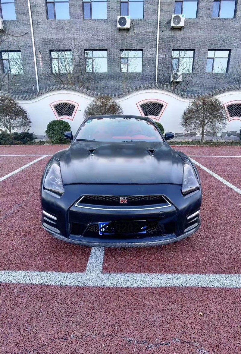 邯鄲13年日產GT-R1