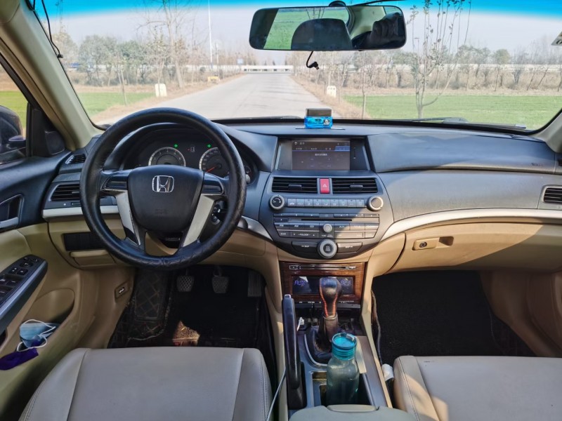 徐州11年本田雅阁4