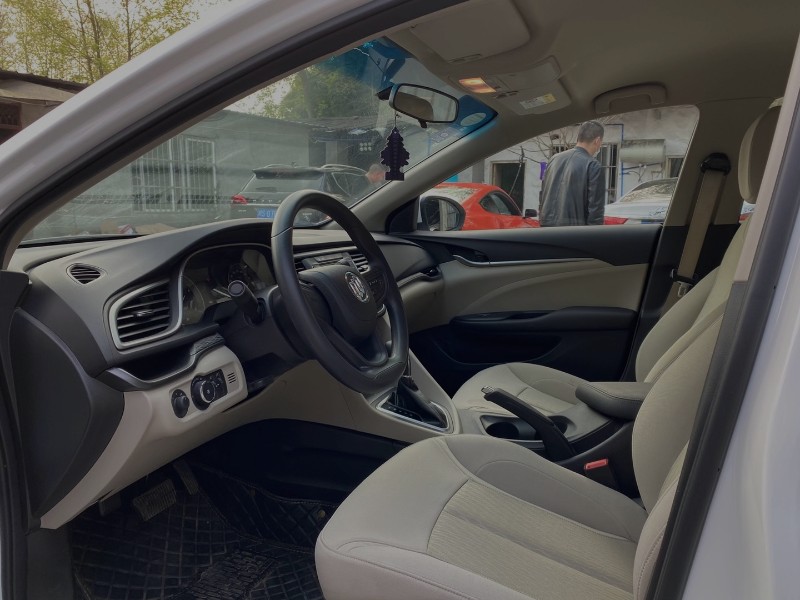 成都20年别克英朗6