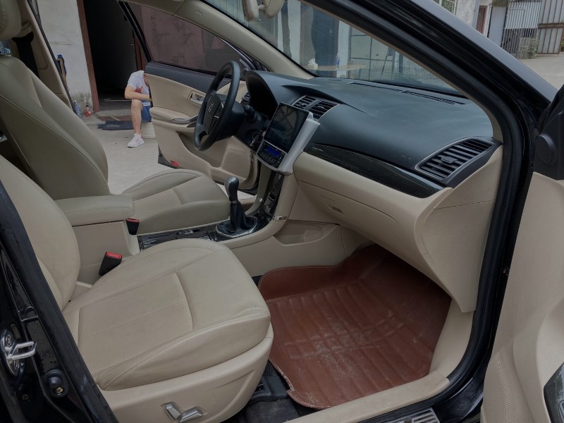 成都17年众泰Z3004