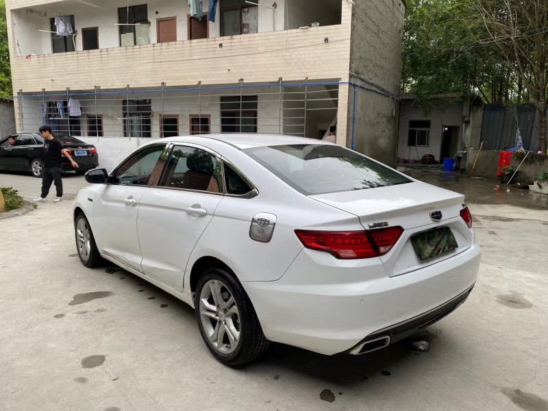 成都17年吉利帝豪GL9