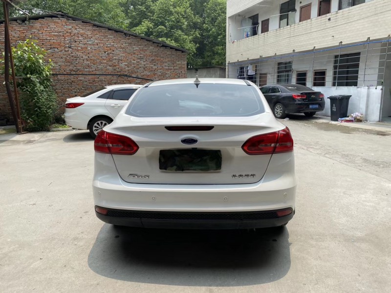 成都16年福特福克斯7