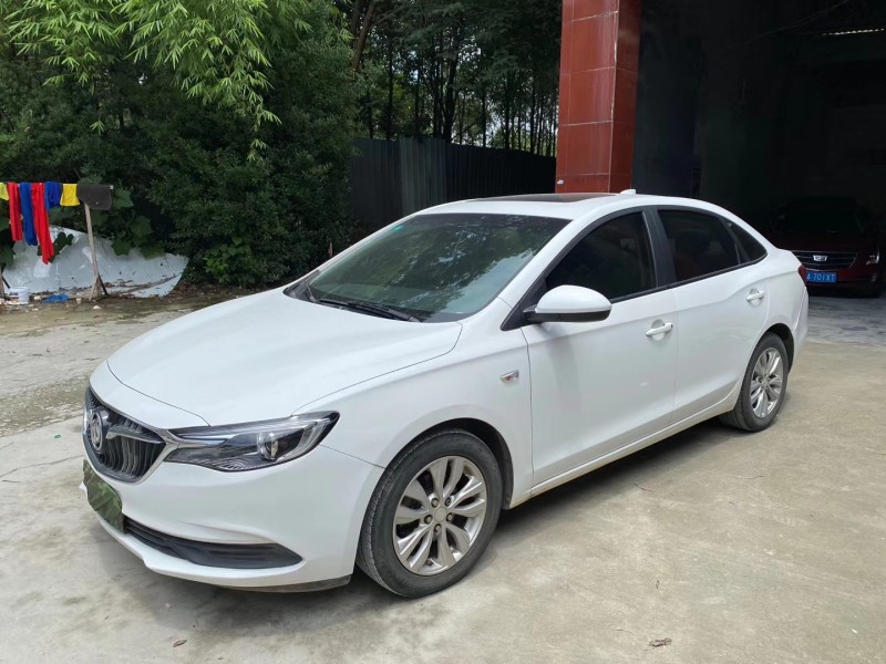 成都18年别克英朗2