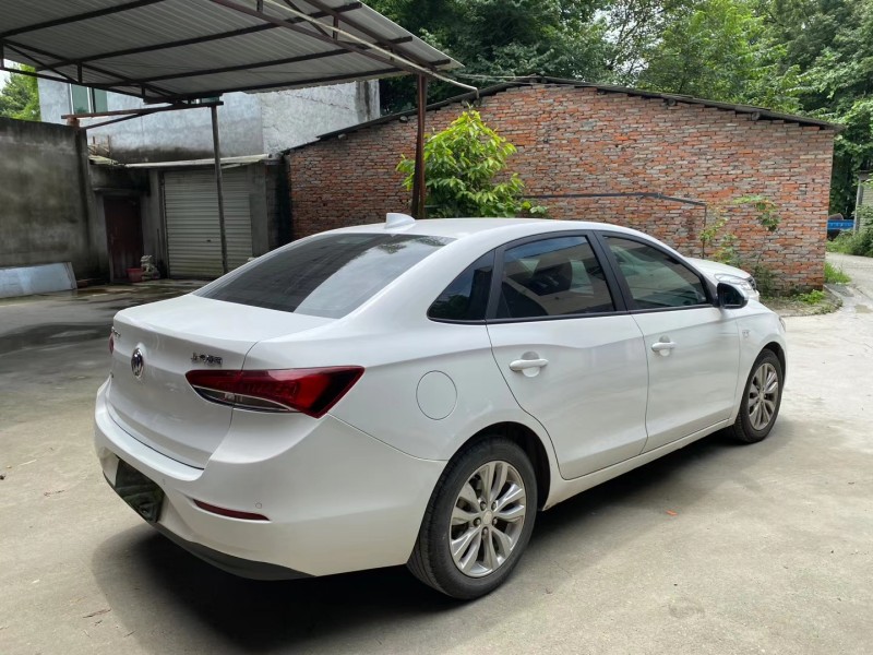 成都18年别克英朗9