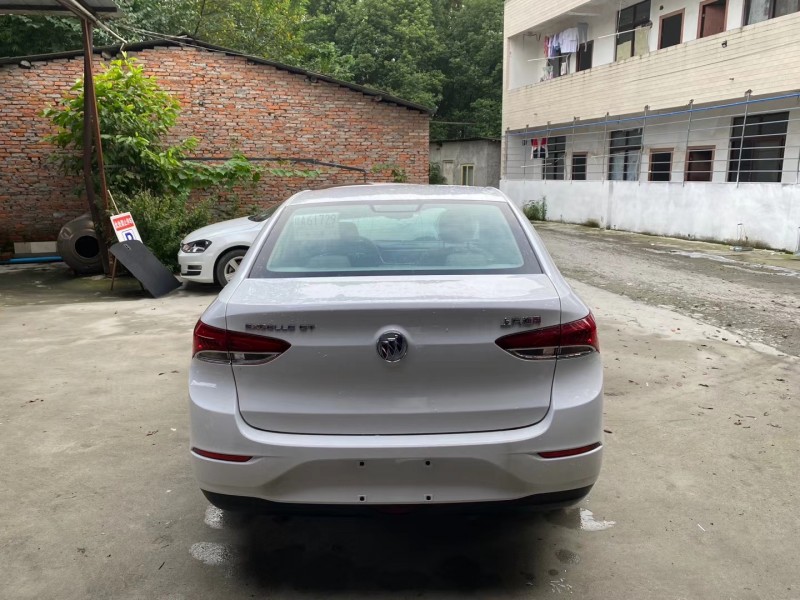 成都20年别克英朗GT8