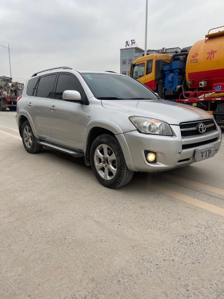 东莞10年丰田RAV43