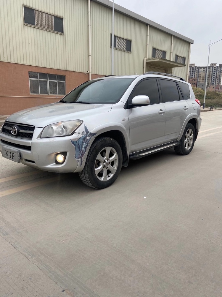 东莞10年丰田RAV44