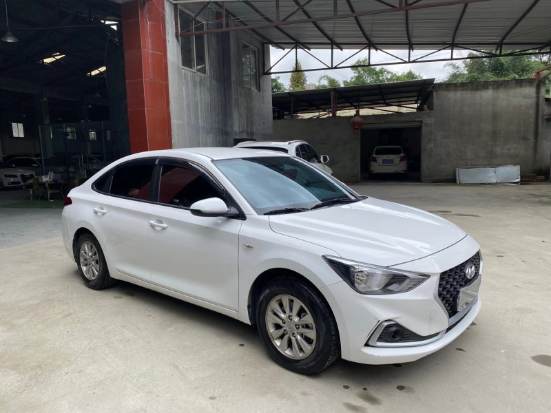 成都20年现代悦动3