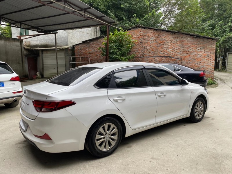 成都20年现代悦动7