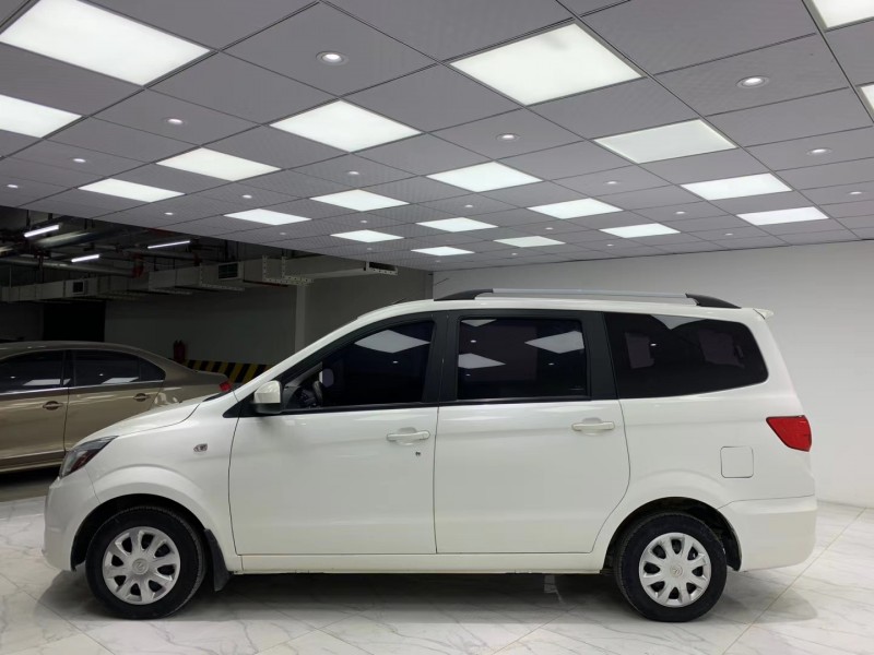 成都17年北汽威旺M203