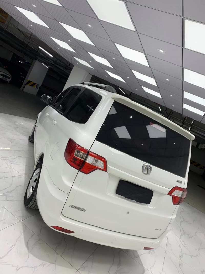 成都17年北汽威旺M204