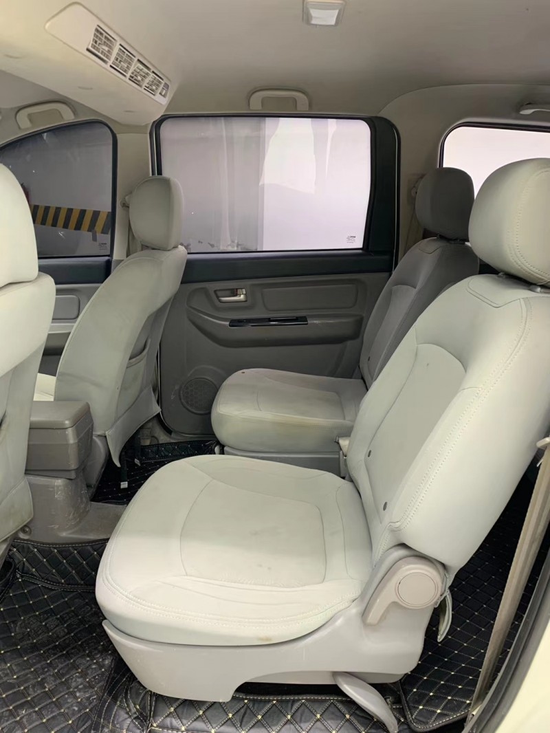 成都17年北汽威旺M207