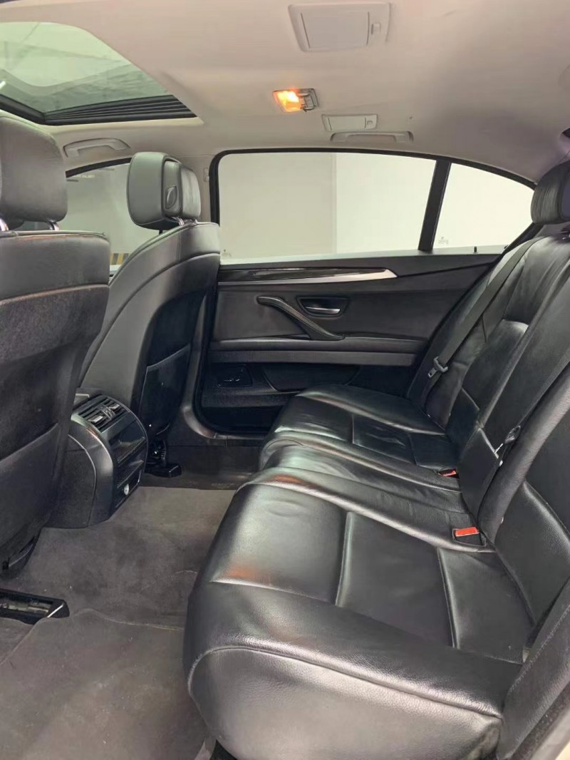 成都13年宝马5系6