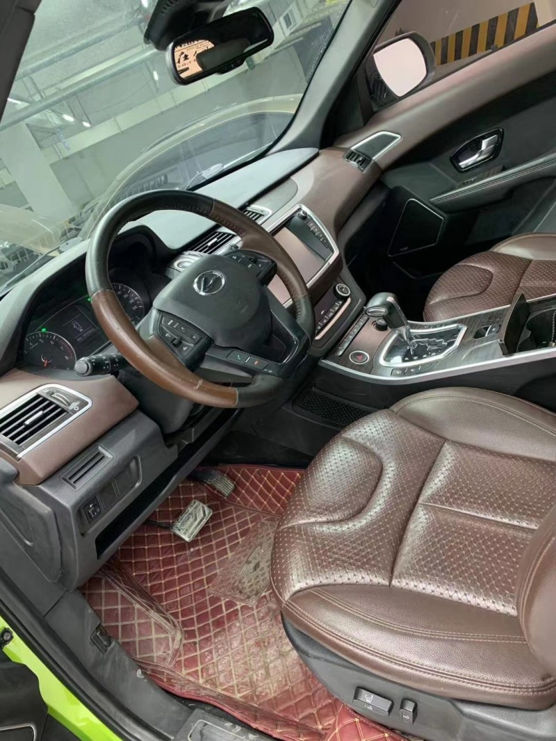 成都16年陆风X76